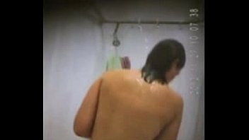 shower taking penis Trio au bord de la piscine12